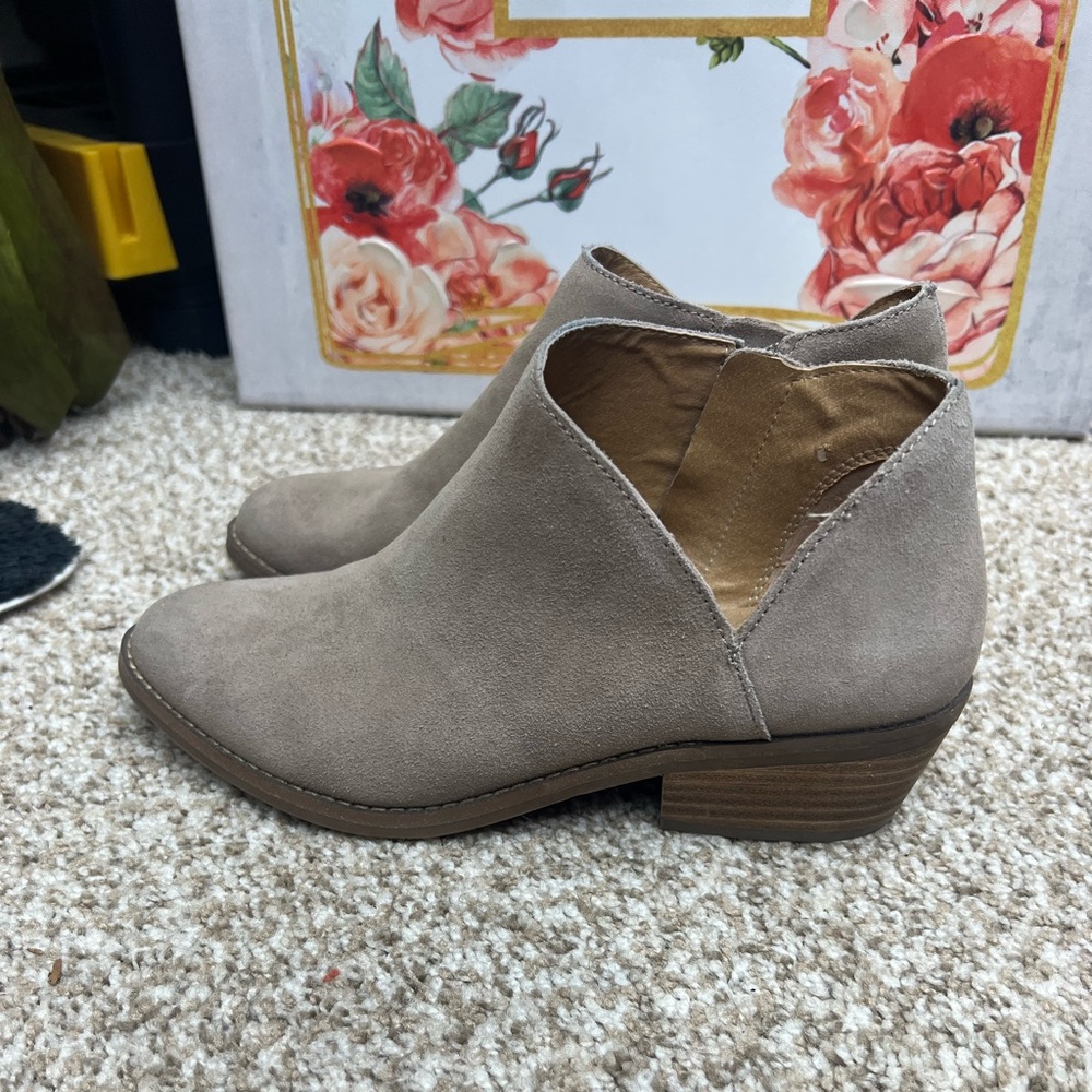 Lucky Brand Taupe Ankle Booties
